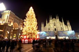 Albero Di Natale Pandora.Natale A Milano Arriva L Albero Di Pandora Imprese Lavoro