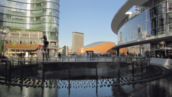 Milano, piazza Gae Aulenti